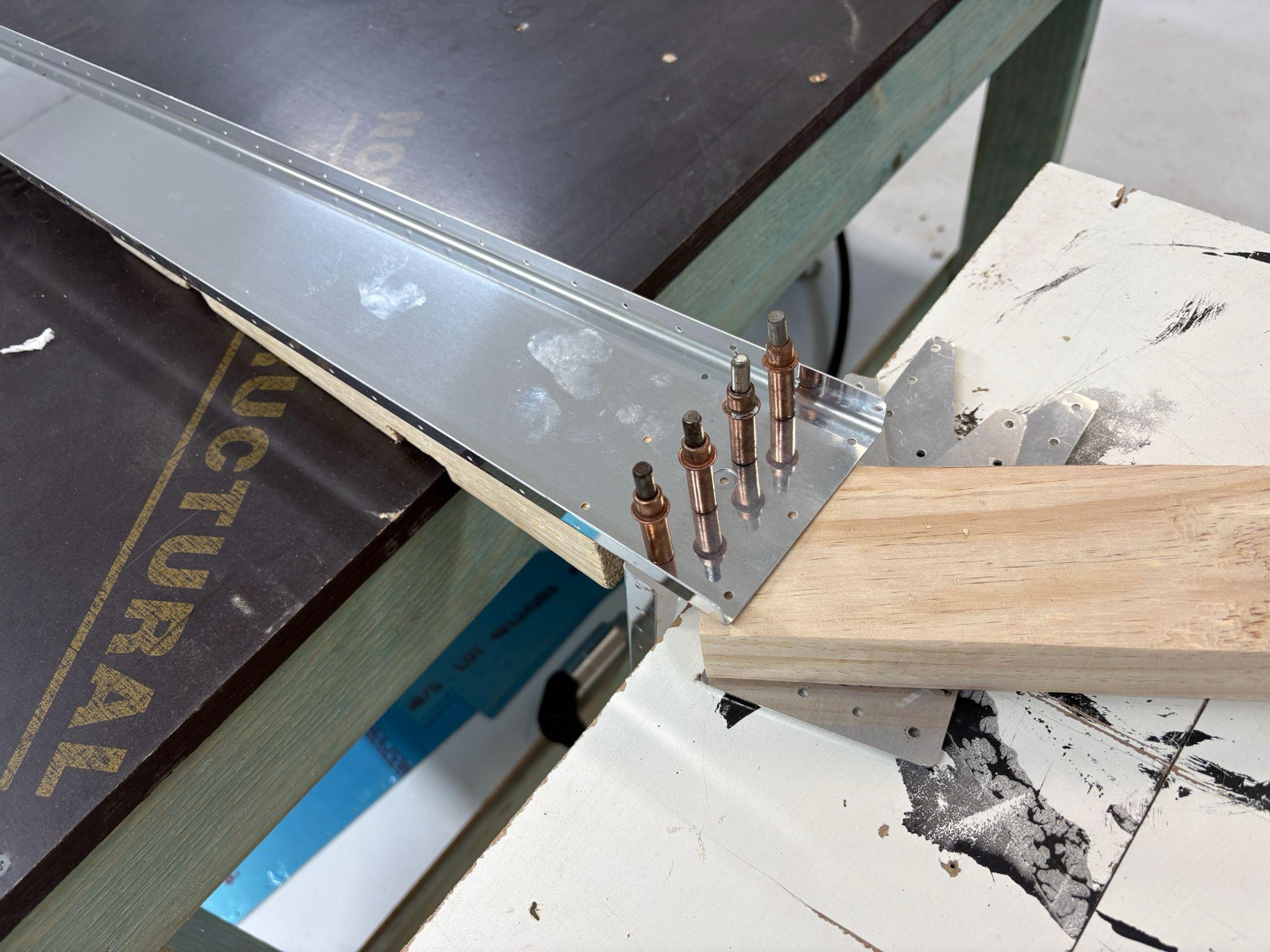 The underlying rib is mounted at an angle